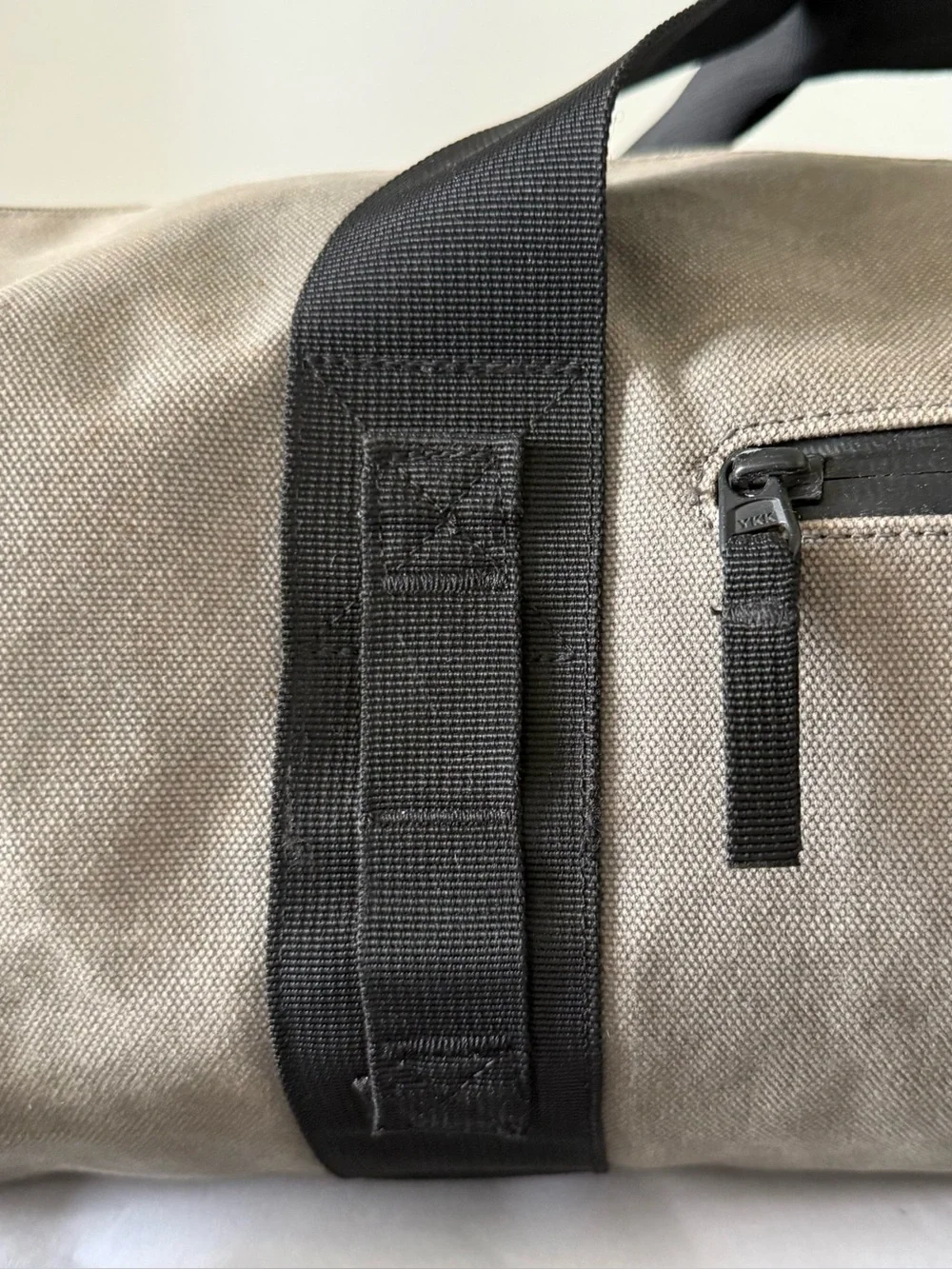 NoBull XL Waxed Gray Canvas Duffle Gym Travel Bag Tote Multiple Int/Ext Pockets